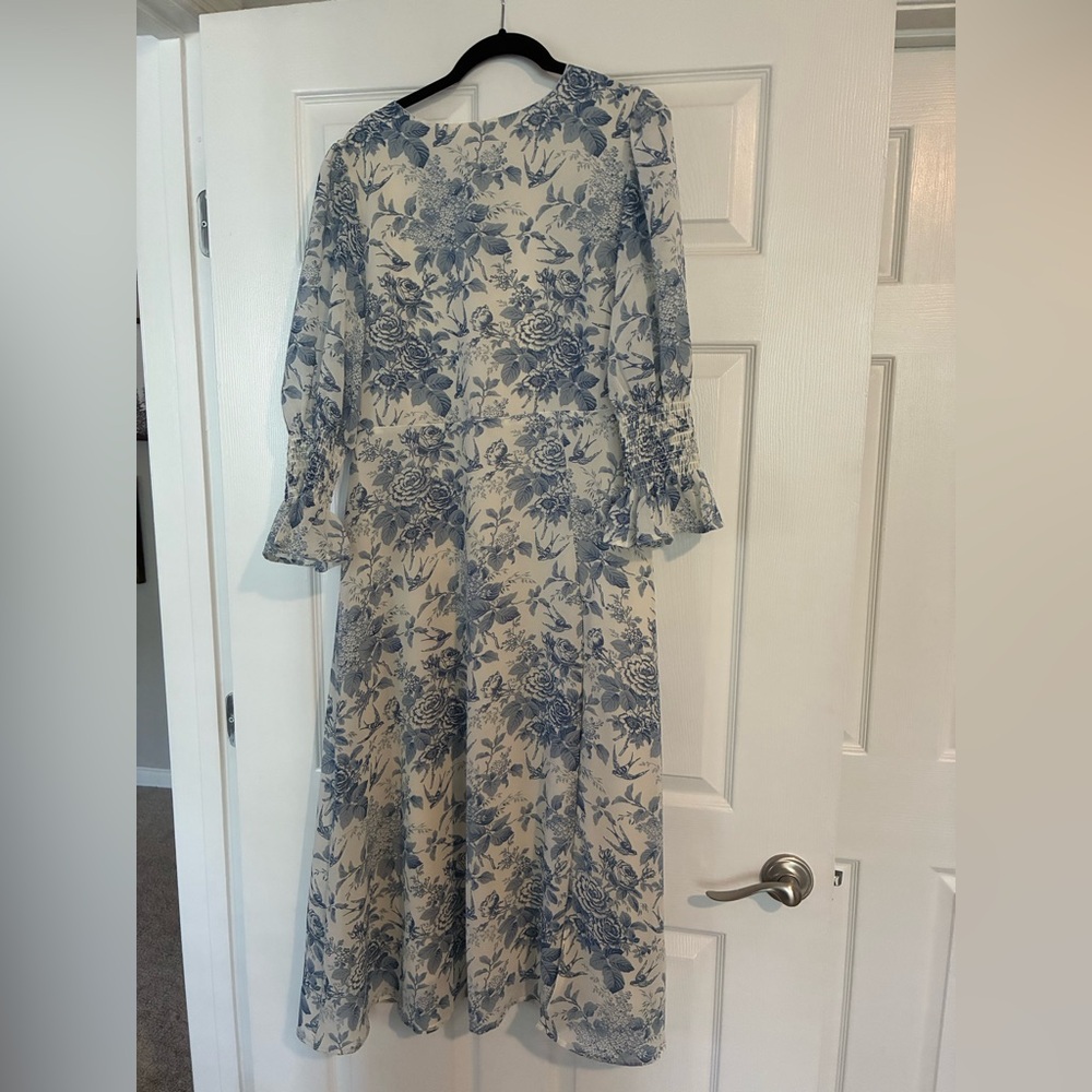 Sunday Up Elegant Blue Floral Midi Dress - Blue on Cream - never worn